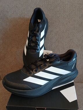 NIB Men's Adidas Duramo Speed 2 M Black & White Sneakers, Ortholite, Size 9.5